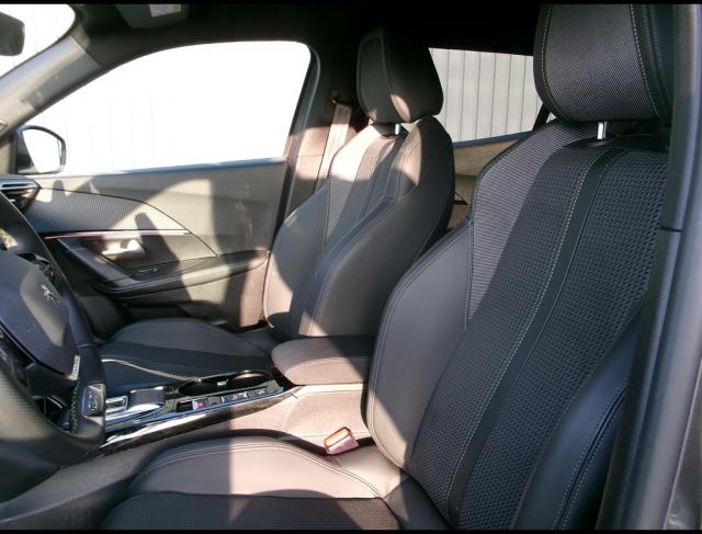 Peugeot 2008 image 6