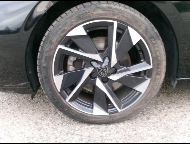 Peugeot 308 image 2
