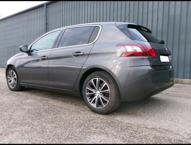 Peugeot 308 image 1