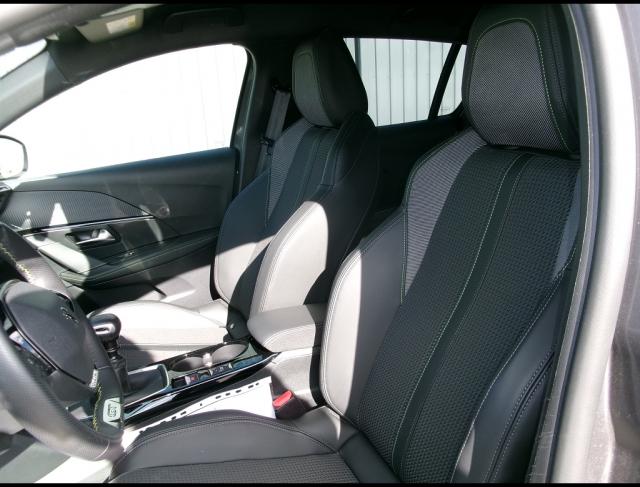 Peugeot 208 image 5