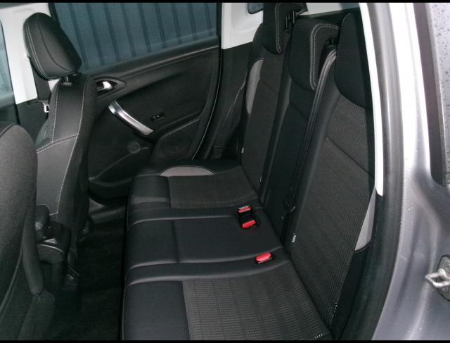 Peugeot 2008 image 8