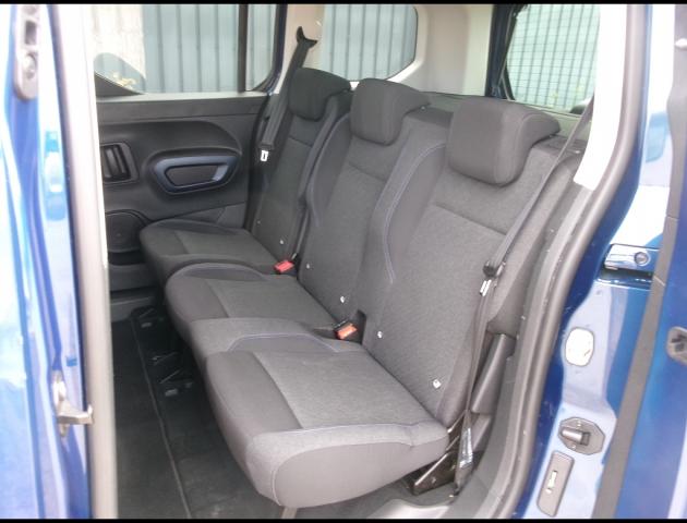 Peugeot Rifter image 9