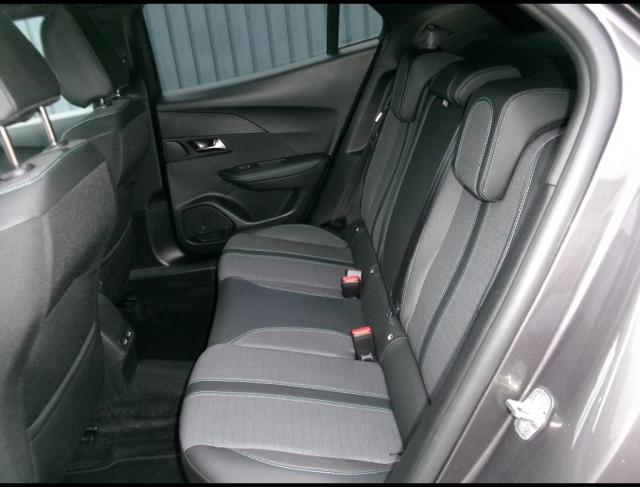 Peugeot 2008 image 2