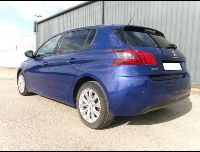 Peugeot 308 image 2