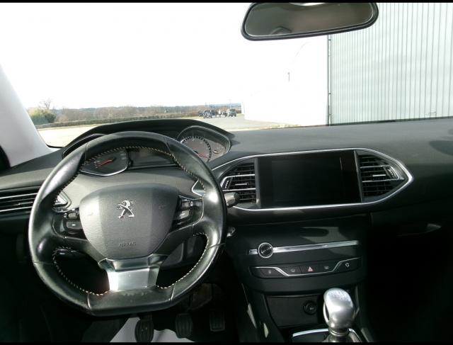 Peugeot 308 image 9