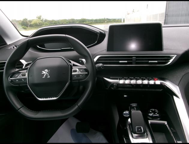 Peugeot 5008 image 2