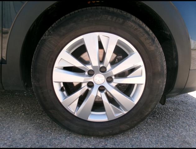 Peugeot 3008 image 3