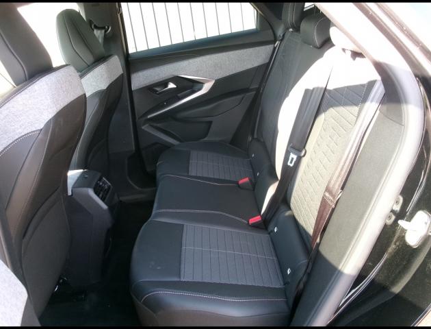 Peugeot 3008 image 2