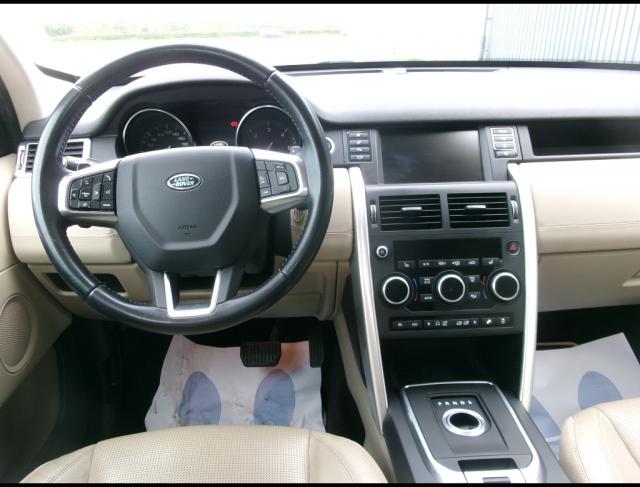 Land Rover Discovery Sport image 3