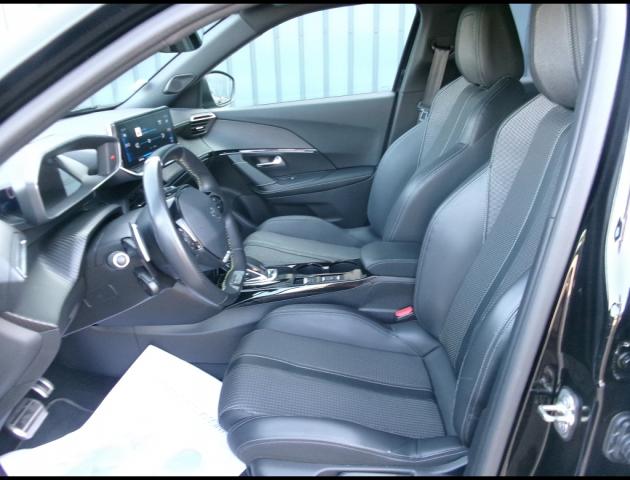 Peugeot 2008 image 9