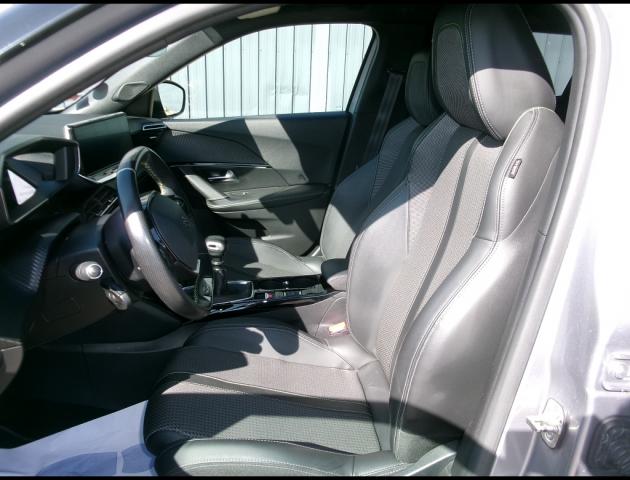 Peugeot 2008 image 9