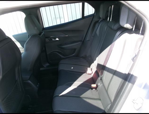 Peugeot 2008 image 6