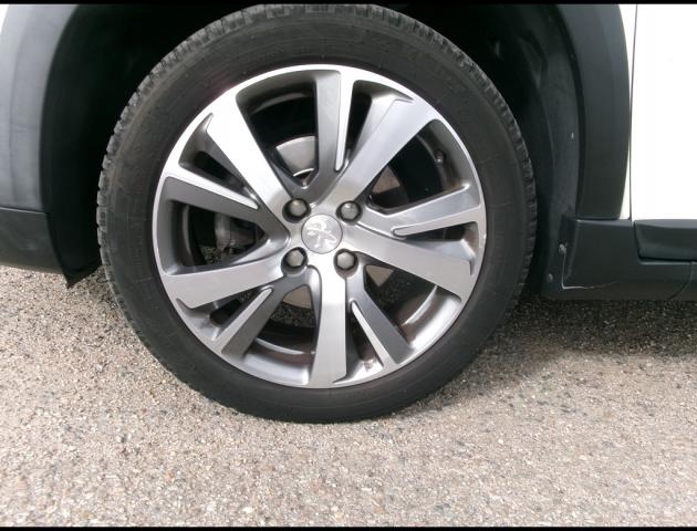 Peugeot 2008 image 8