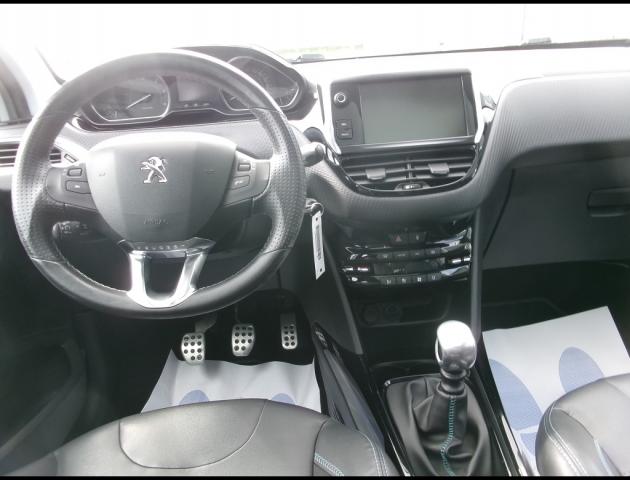 Peugeot 2008 image 1