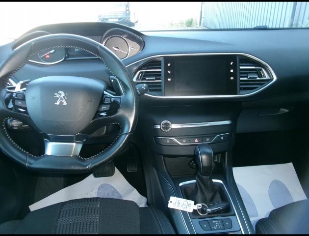 Peugeot 308 image 8