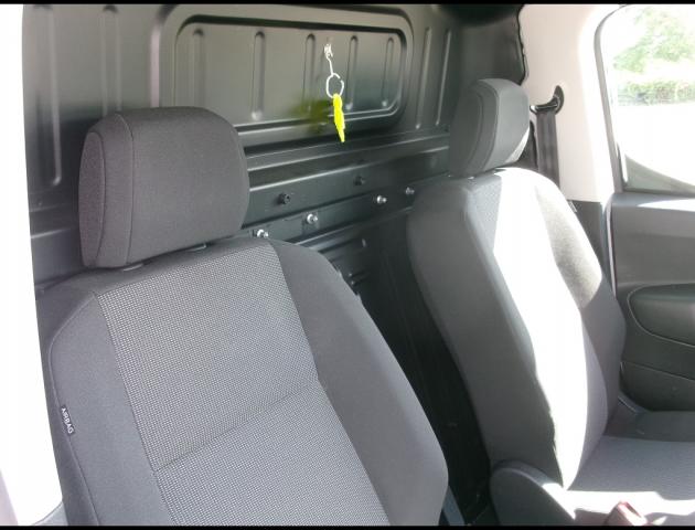 Opel Combo image 2