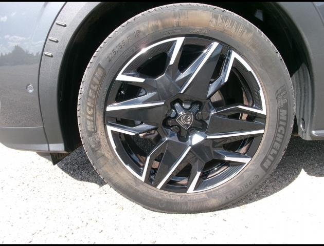 Peugeot 3008 image 2