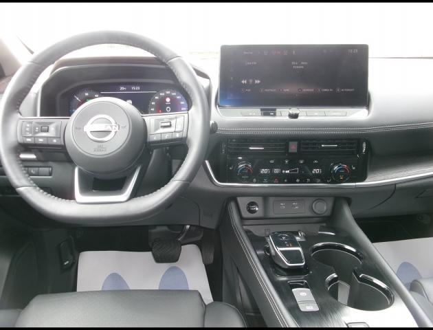 Nissan X-Trail image 2