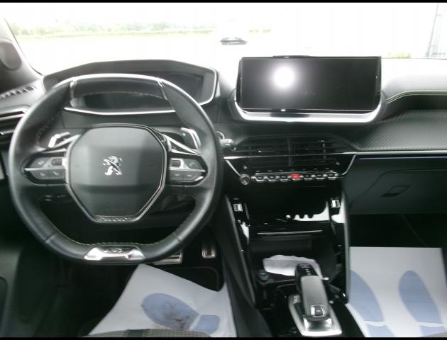 Peugeot 2008 image 1