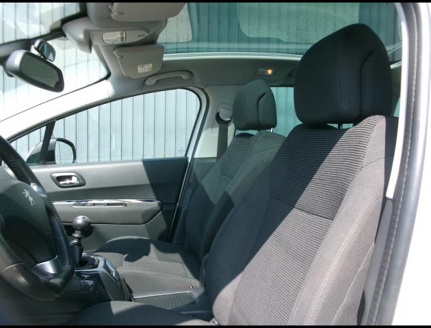Peugeot 5008 image 1