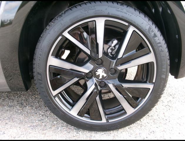 Peugeot 208 image 7