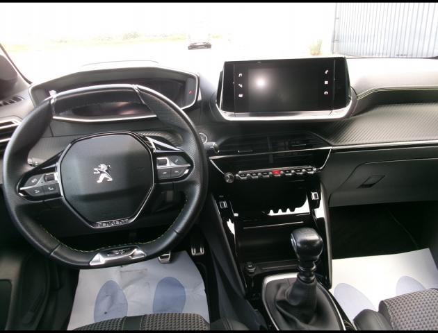 Peugeot 208 image 6