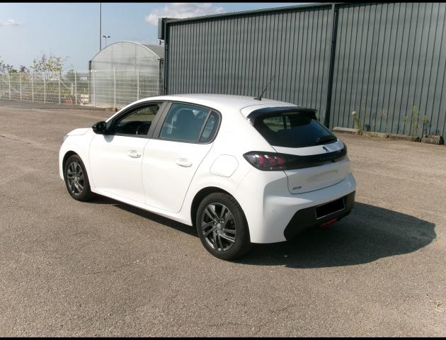 Peugeot 208 image 8