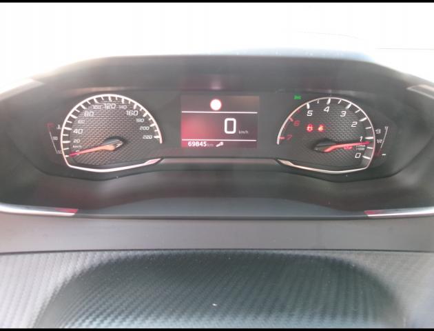 Peugeot 208 image 7