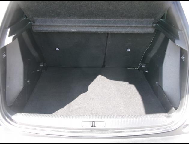 Peugeot 2008 image 2