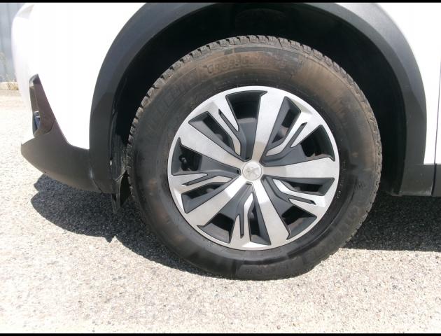 Peugeot 2008 image 8