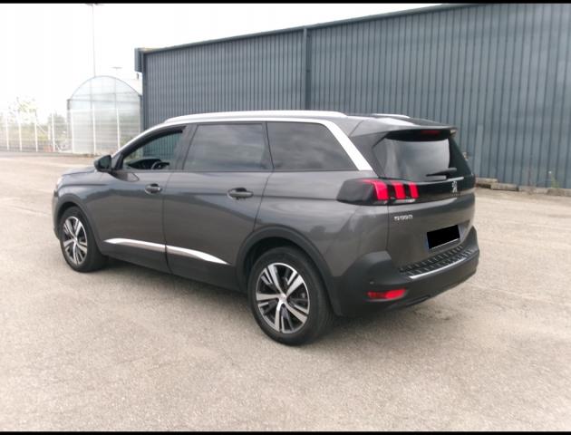 Peugeot 5008 image 2