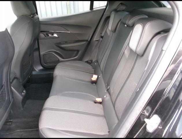 Peugeot 2008 image 2