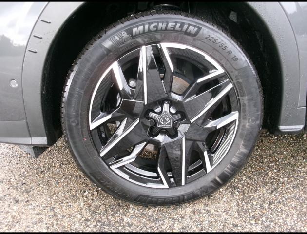 Peugeot 3008 image 2