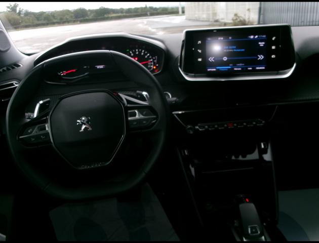 Peugeot 2008 image 1