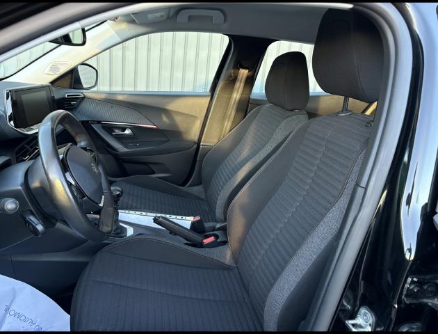 Peugeot 2008 image 1