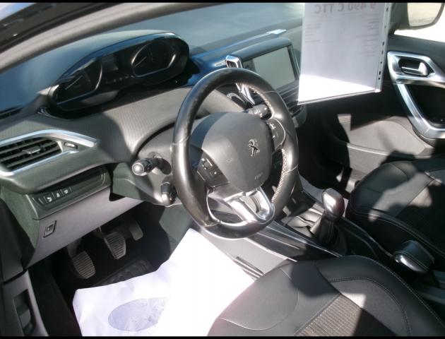 Peugeot 2008 image 5