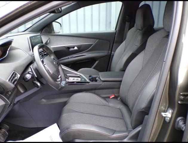 Peugeot 3008 image 3