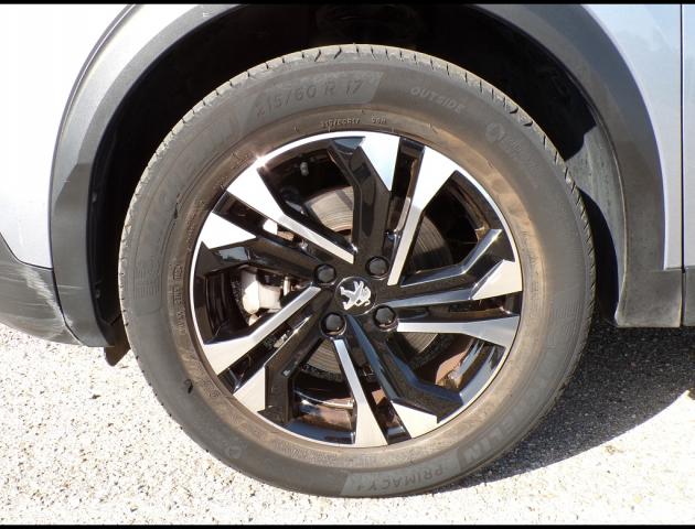 Peugeot 2008 image 3