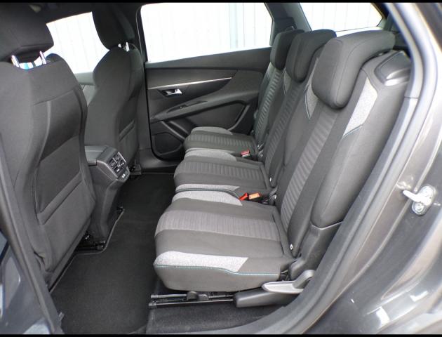 Peugeot 5008 image 4