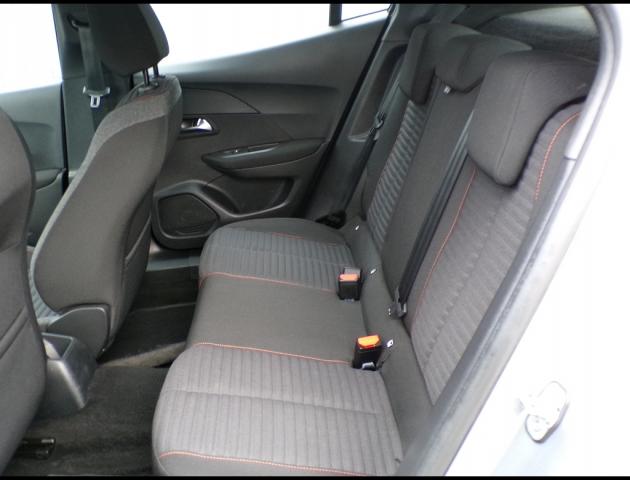 Peugeot 2008 image 8