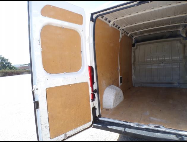 Peugeot Boxer image 2