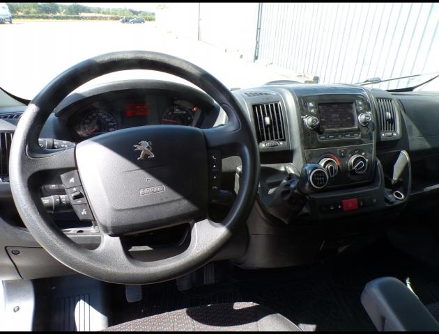Peugeot Boxer image 1