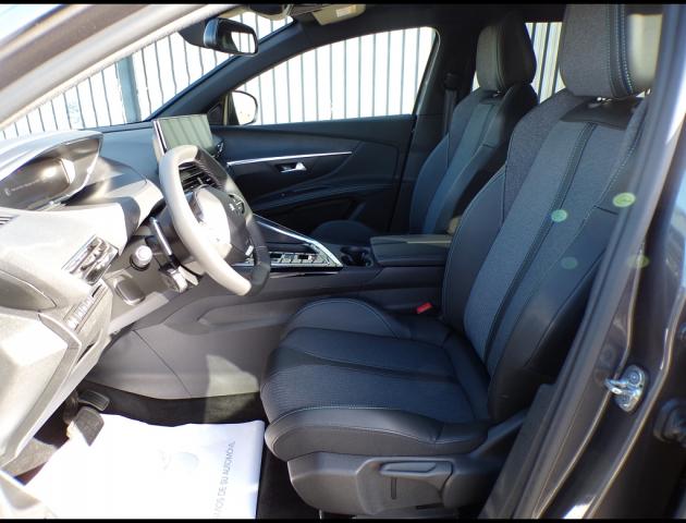 Peugeot 5008 image 9