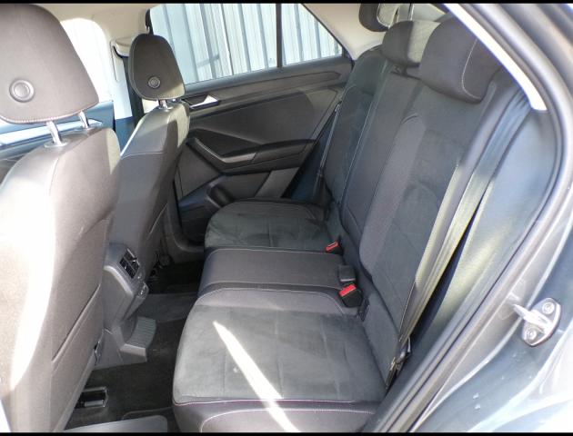 Volkswagen T-Roc image 9