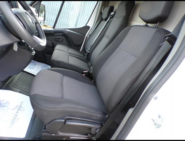 Renault Master image 1