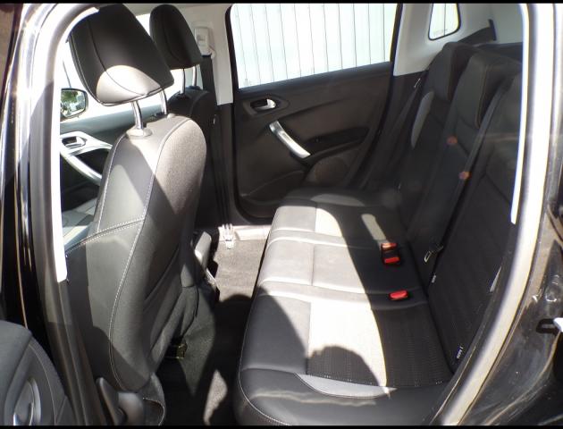 Peugeot 2008 image 2