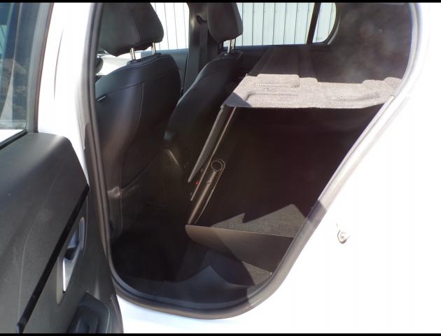 Peugeot 208 image 7