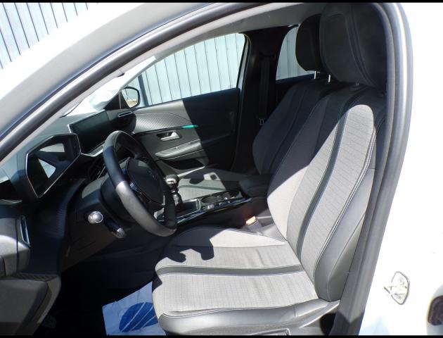 Peugeot 208 image 6
