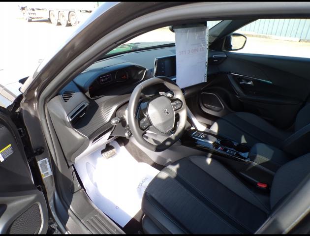 Peugeot 2008 image 8