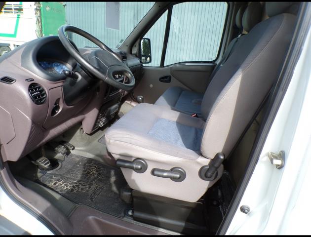 Renault Master image 8